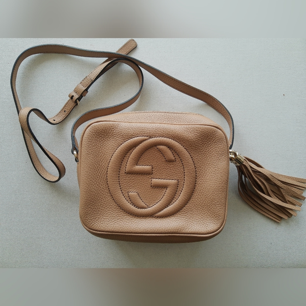 Nwot- Gucci crossbody Soho Leather bag
